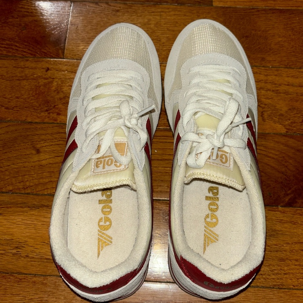 Great condition men’s Gola sneakers.